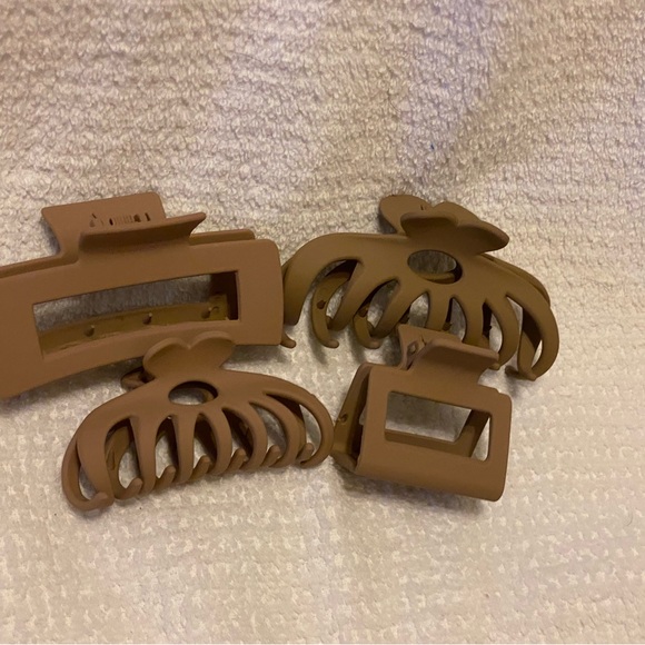 Hair Clips - Picture 3 of 4